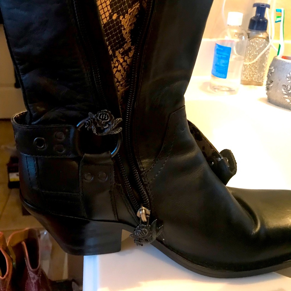 Black beautiful  square toe rose boots leather awesome